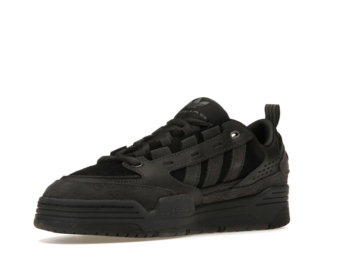 Vue 15 de adidas ADI2000 Triple Black