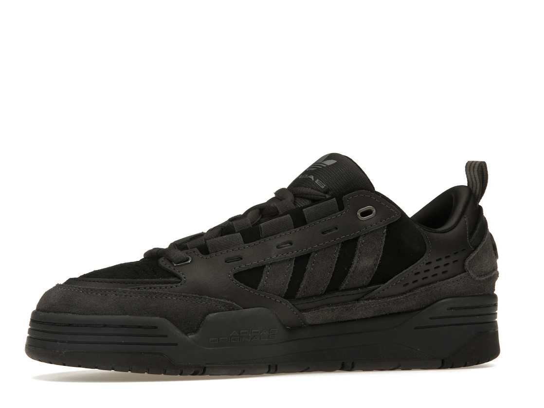 Vue 17 de adidas ADI2000 Triple Black