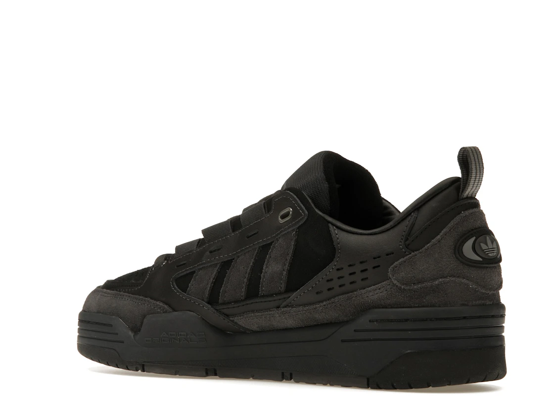 Vue 23 de adidas ADI2000 Triple Black