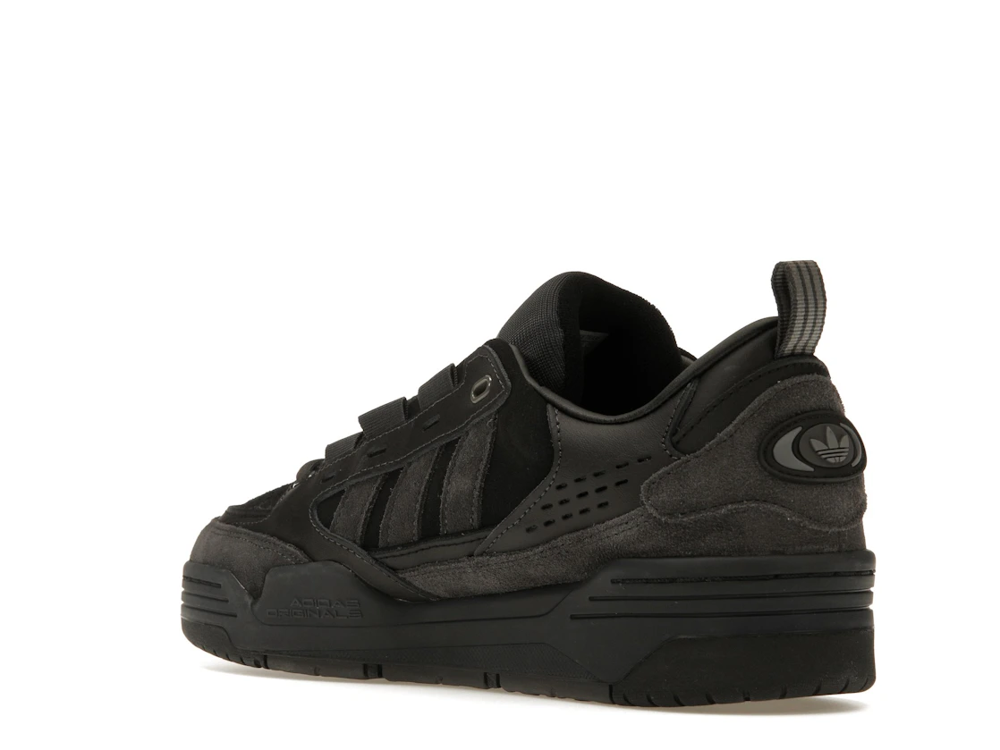 Vue 24 de adidas ADI2000 Triple Black