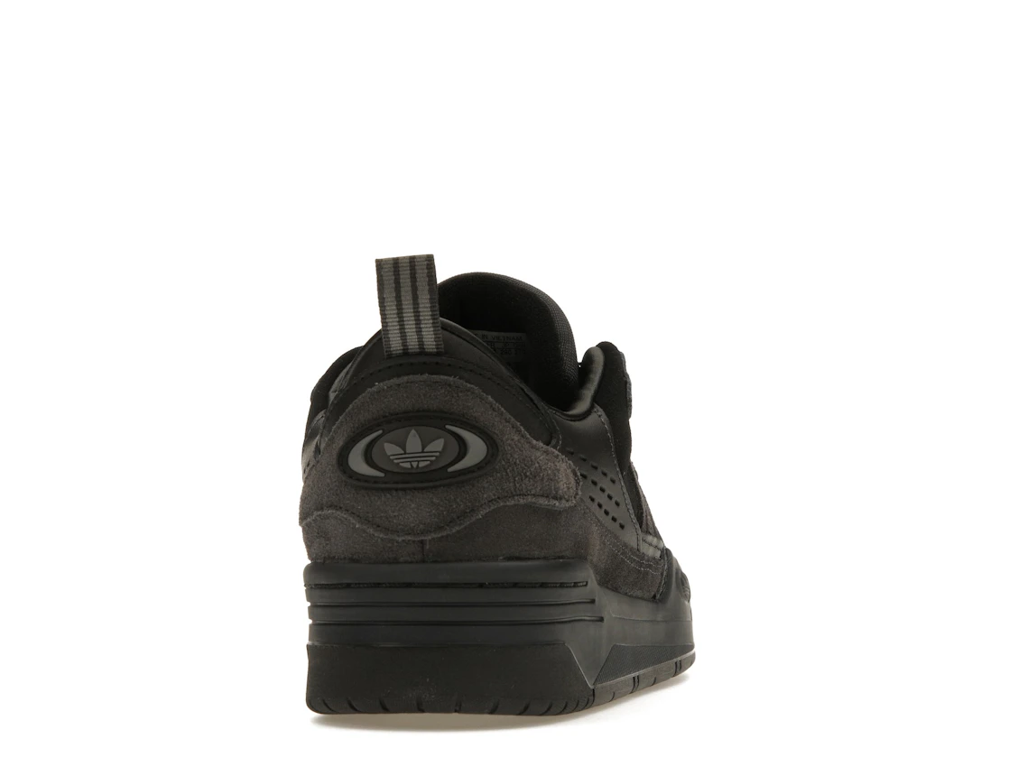 Vue 29 de adidas ADI2000 Triple Black
