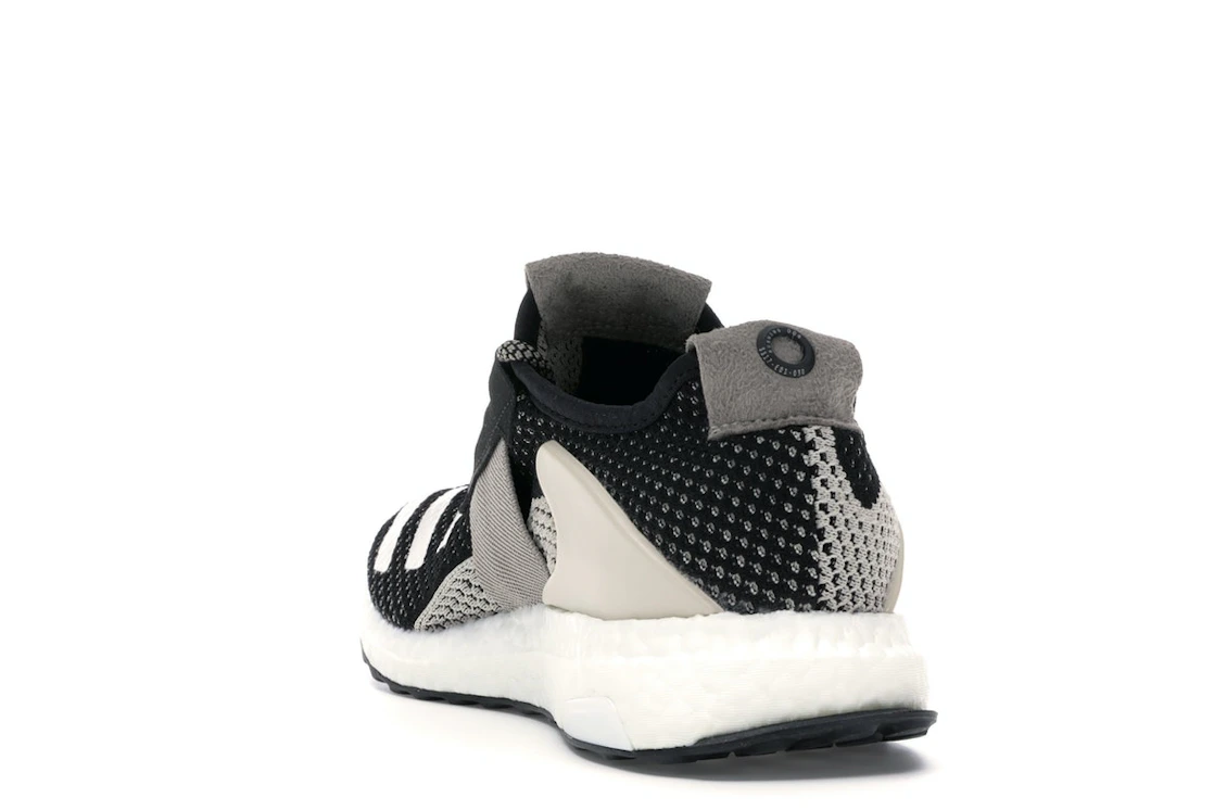 Vue 26 de adidas ADO Ultra Boost Day One Clear Brown