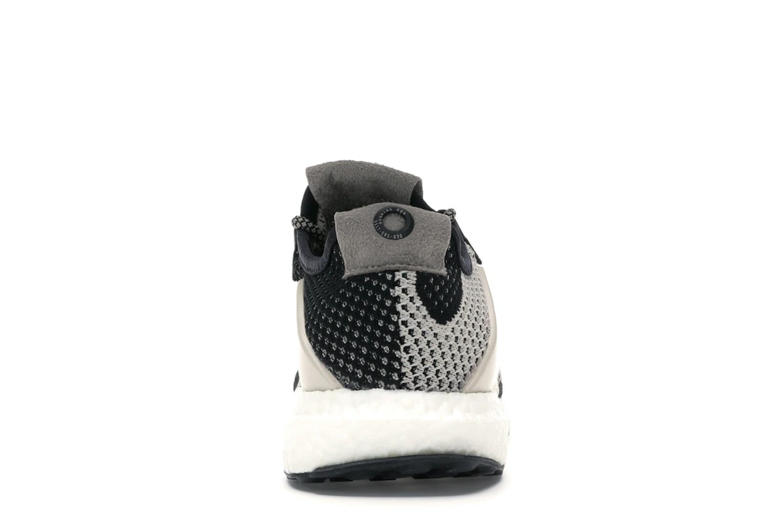 Vue 28 de adidas ADO Ultra Boost Day One Clear Brown