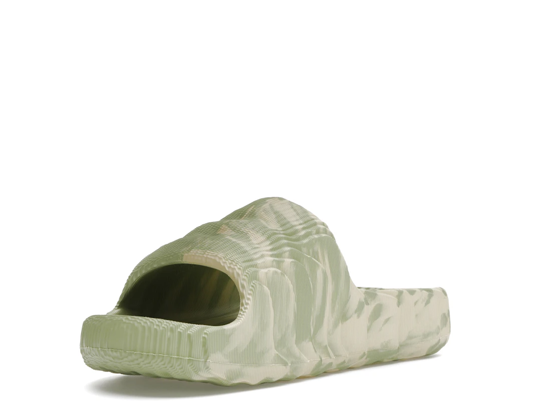 Vue 14 de adidas Adilette 22 Slides Magic Lime St Desert Sand