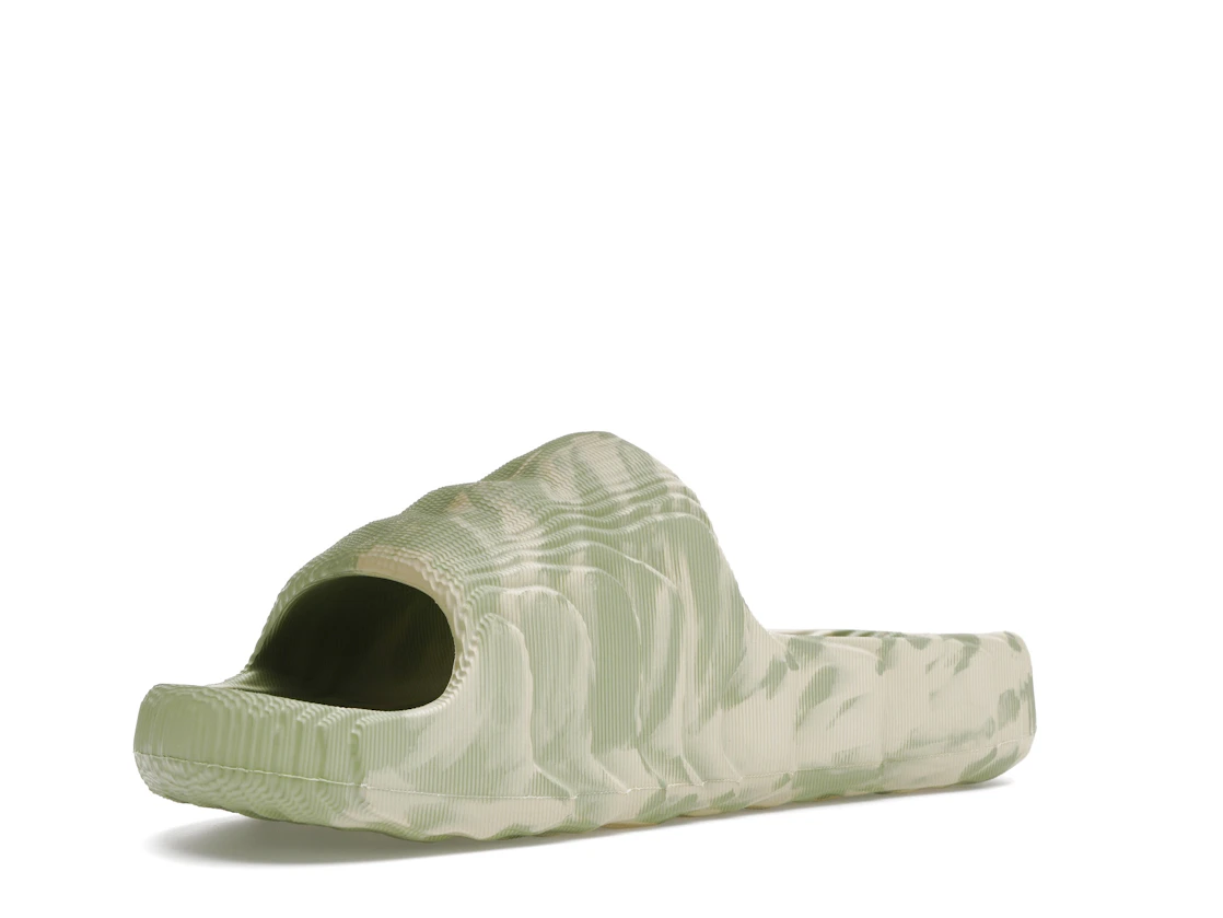 Vue 15 de adidas Adilette 22 Slides Magic Lime St Desert Sand