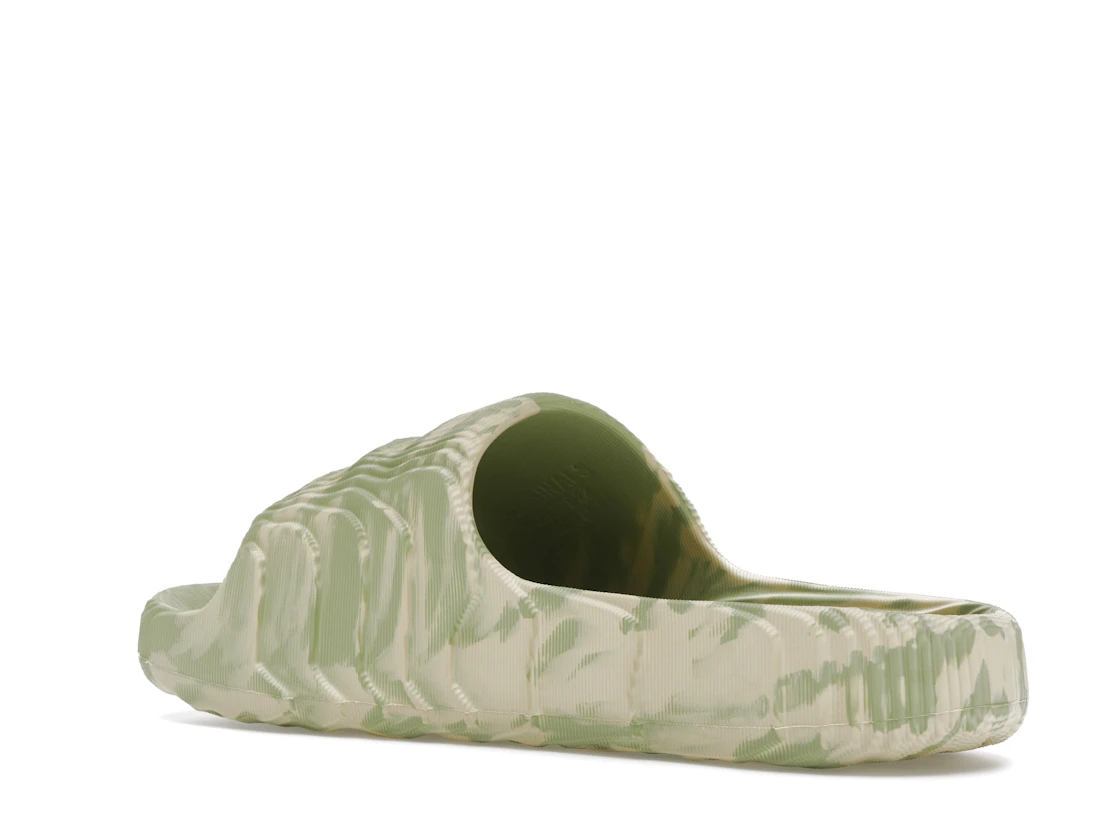 Vue 23 de adidas Adilette 22 Slides Magic Lime St Desert Sand