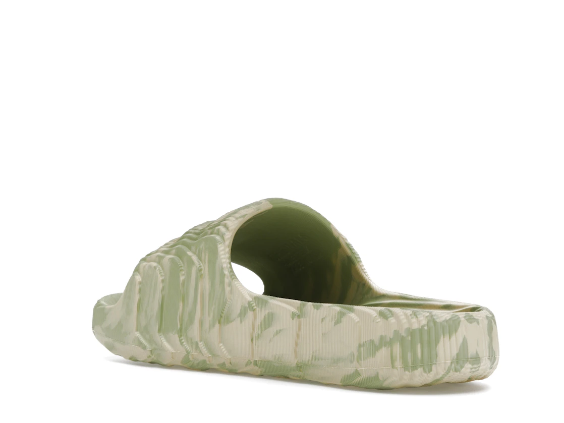 Vue 24 de adidas Adilette 22 Slides Magic Lime St Desert Sand