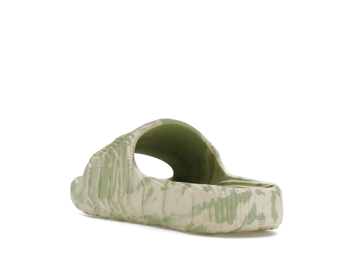 Vue 25 de adidas Adilette 22 Slides Magic Lime St Desert Sand