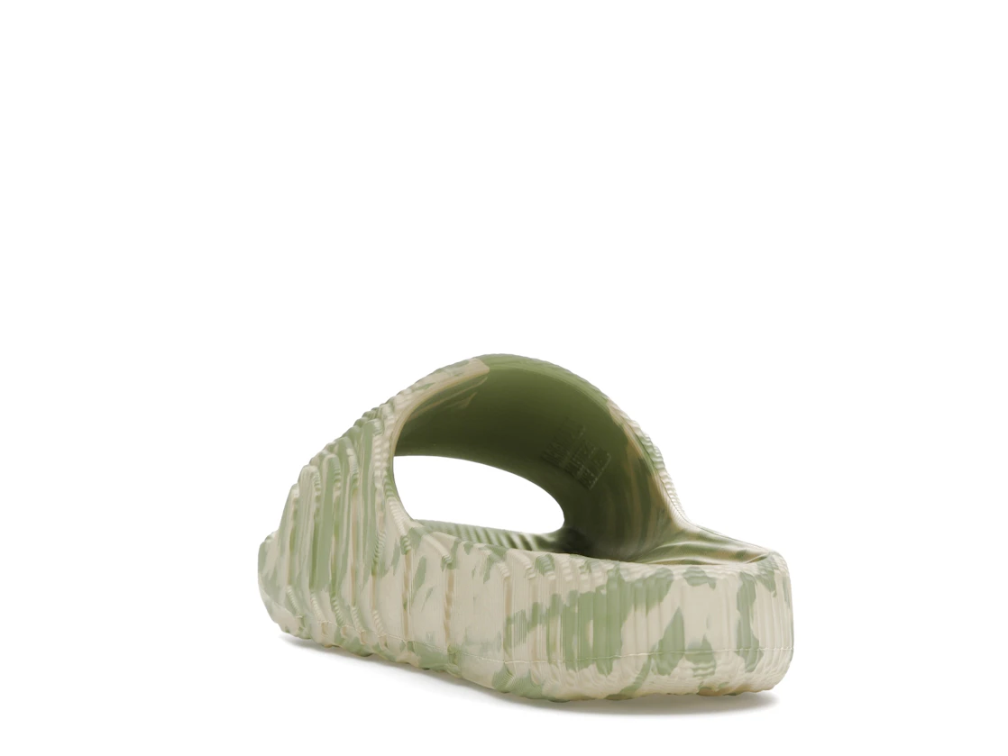 Vue 26 de adidas Adilette 22 Slides Magic Lime St Desert Sand