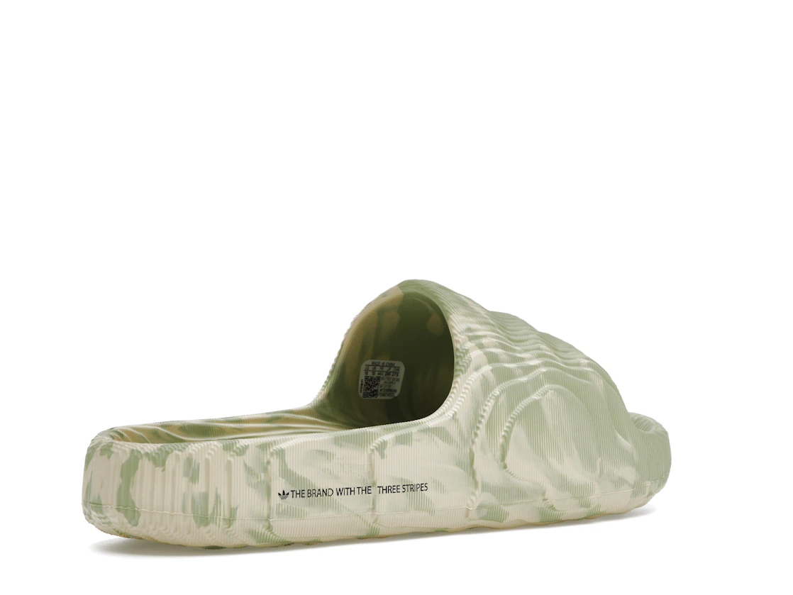Vue 33 de adidas Adilette 22 Slides Magic Lime St Desert Sand