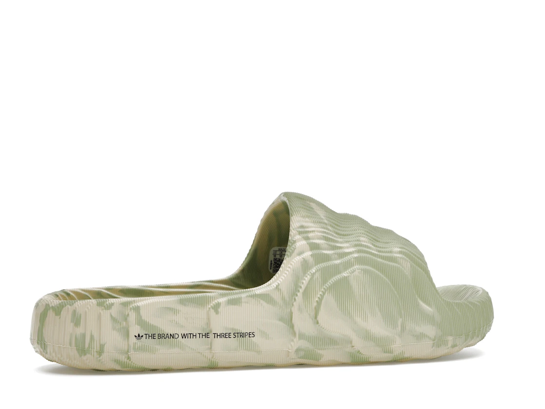 Vue 35 de adidas Adilette 22 Slides Magic Lime St Desert Sand