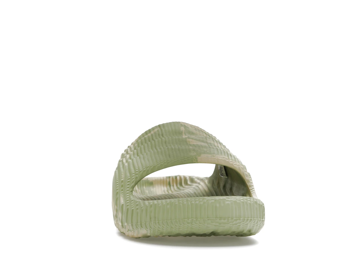 Vue 9 de adidas Adilette 22 Slides Magic Lime St Desert Sand
