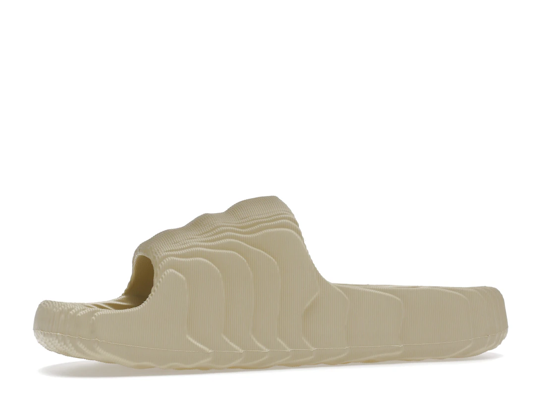 Vue 17 de adidas Adilette 22 Slides St Desert Sand