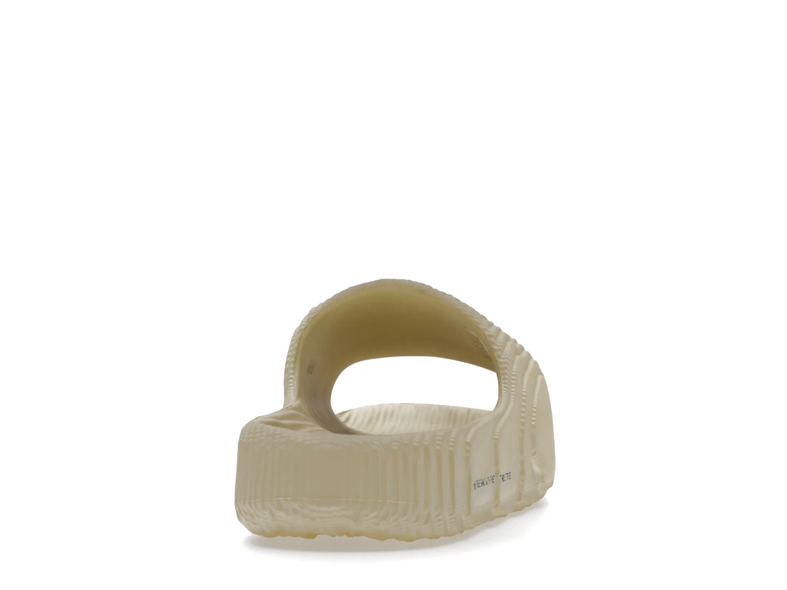 Vue 29 de adidas Adilette 22 Slides St Desert Sand