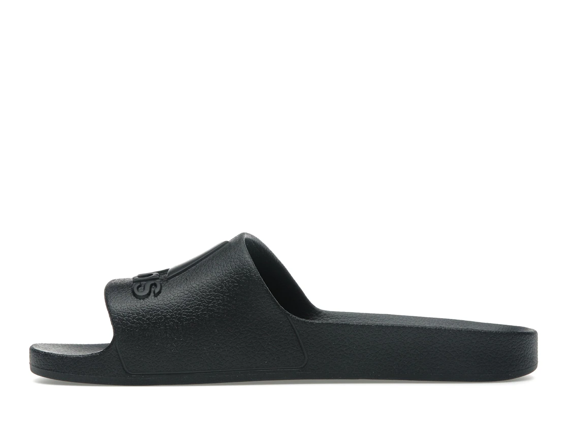 Vue 19 de adidas Adilette Aqua Slides Core Black Logo