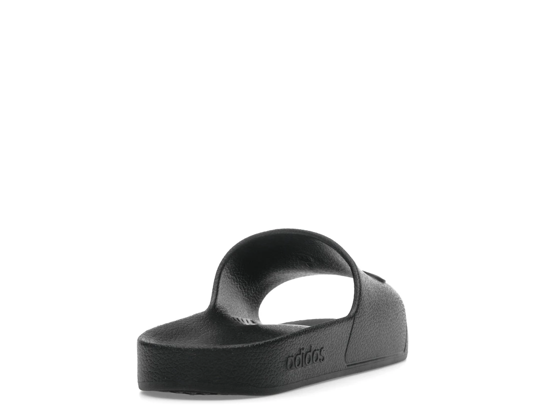 Vue 30 de adidas Adilette Aqua Slides Core Black Logo