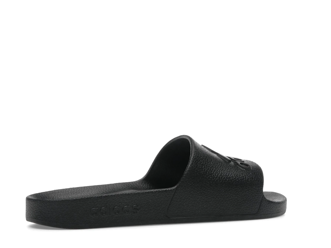 Vue 34 de adidas Adilette Aqua Slides Core Black Logo