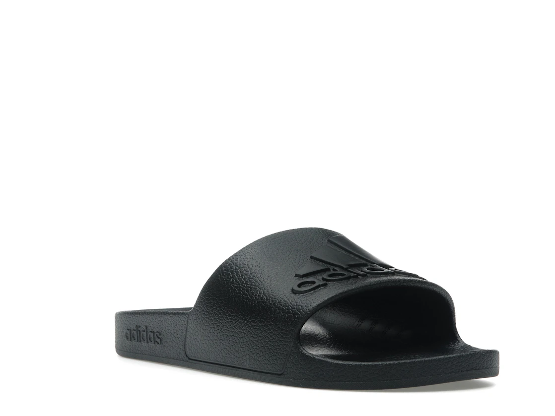 Vue 6 de adidas Adilette Aqua Slides Core Black Logo