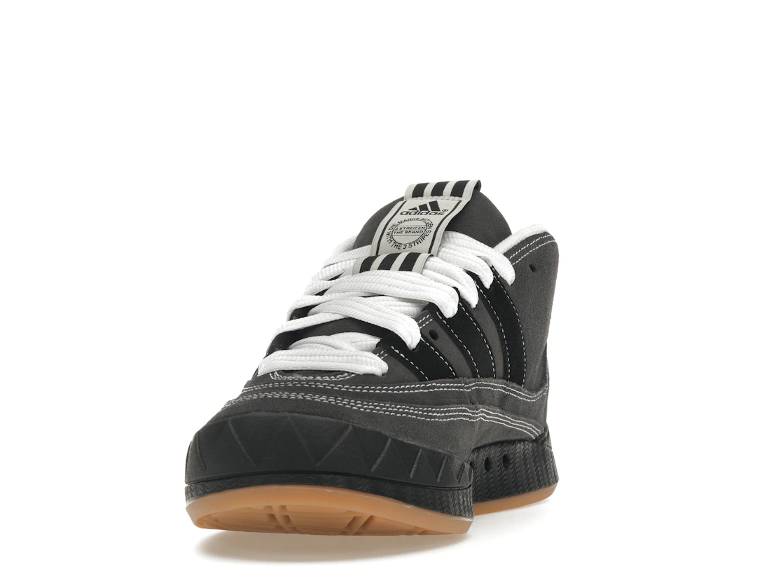 Vue 12 de adidas Adimatic Mid YNuK Grey