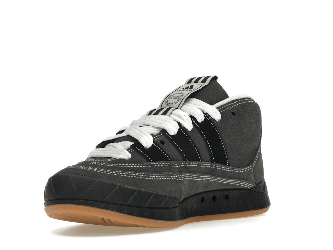 Vue 14 de adidas Adimatic Mid YNuK Grey