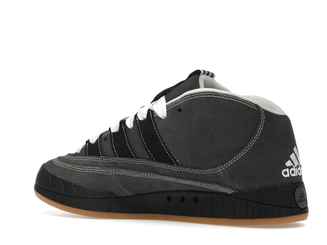 Vue 22 de adidas Adimatic Mid YNuK Grey