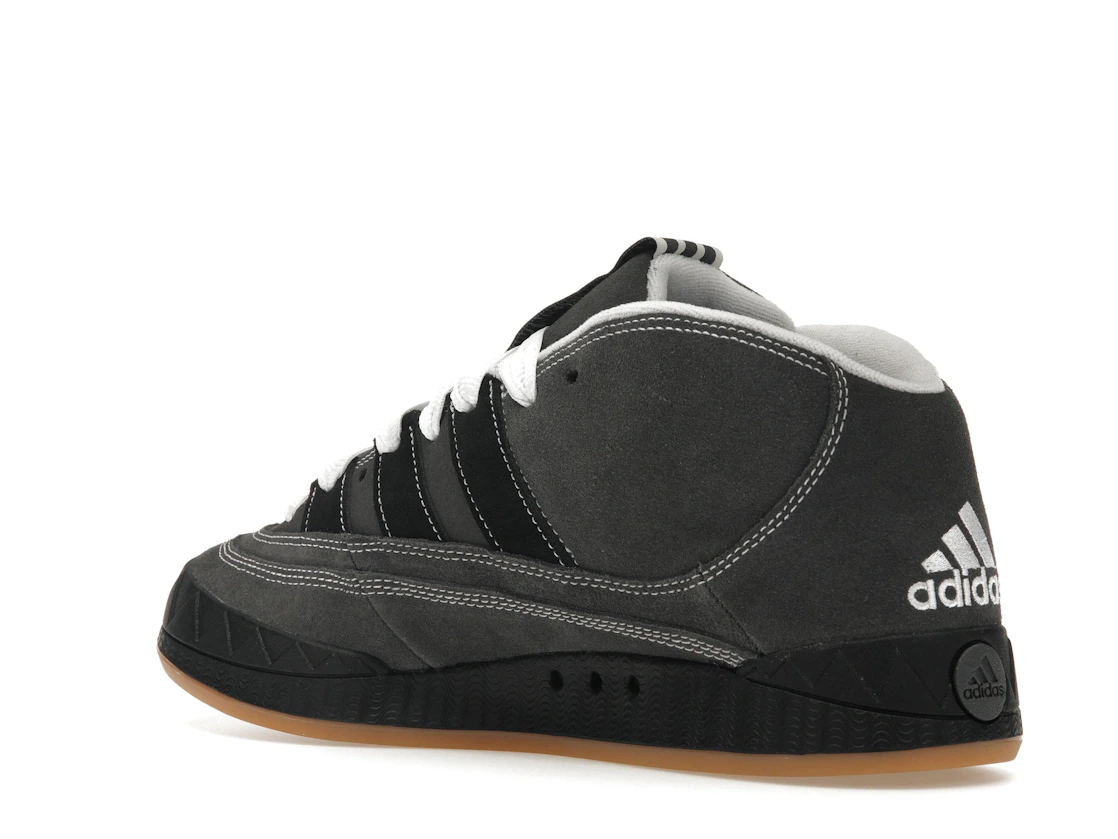 Vue 23 de adidas Adimatic Mid YNuK Grey