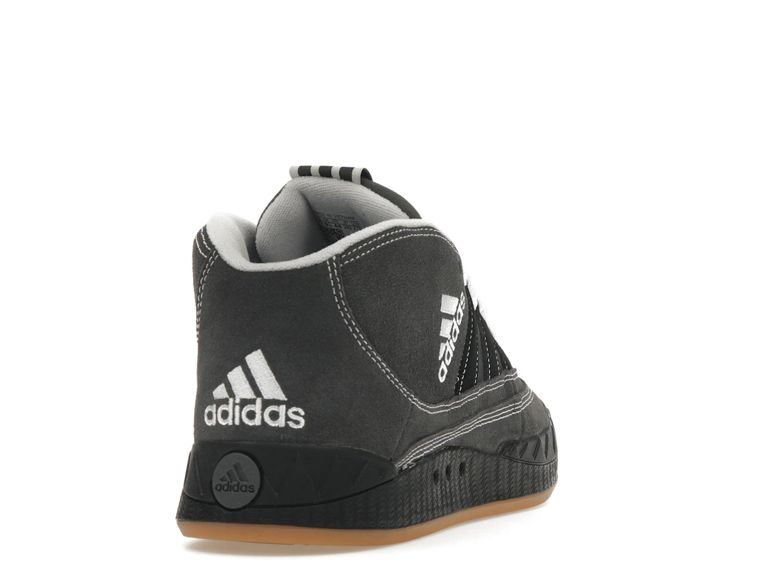 Vue 30 de adidas Adimatic Mid YNuK Grey