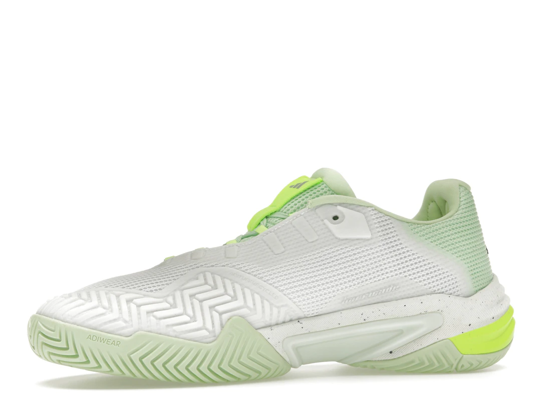 Vue 17 de adidas Barricade 13 Cloud White Core Black Semi Green Spark