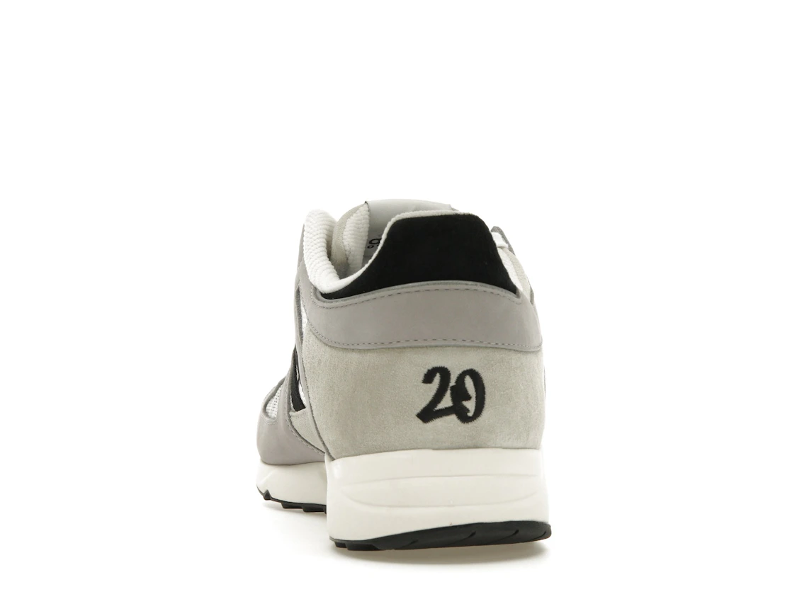 Vue 27 de adidas EQT Guidance Overkill Friends and Family