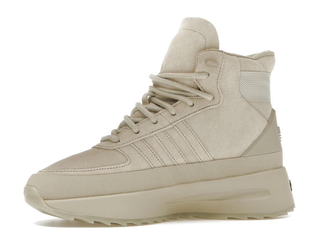 Vue 17 de adidas Fear of God Athletics Los Angeles Hikers Sesame