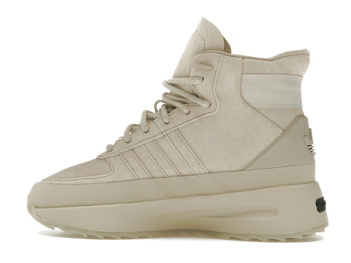 Vue 20 de adidas Fear of God Athletics Los Angeles Hikers Sesame