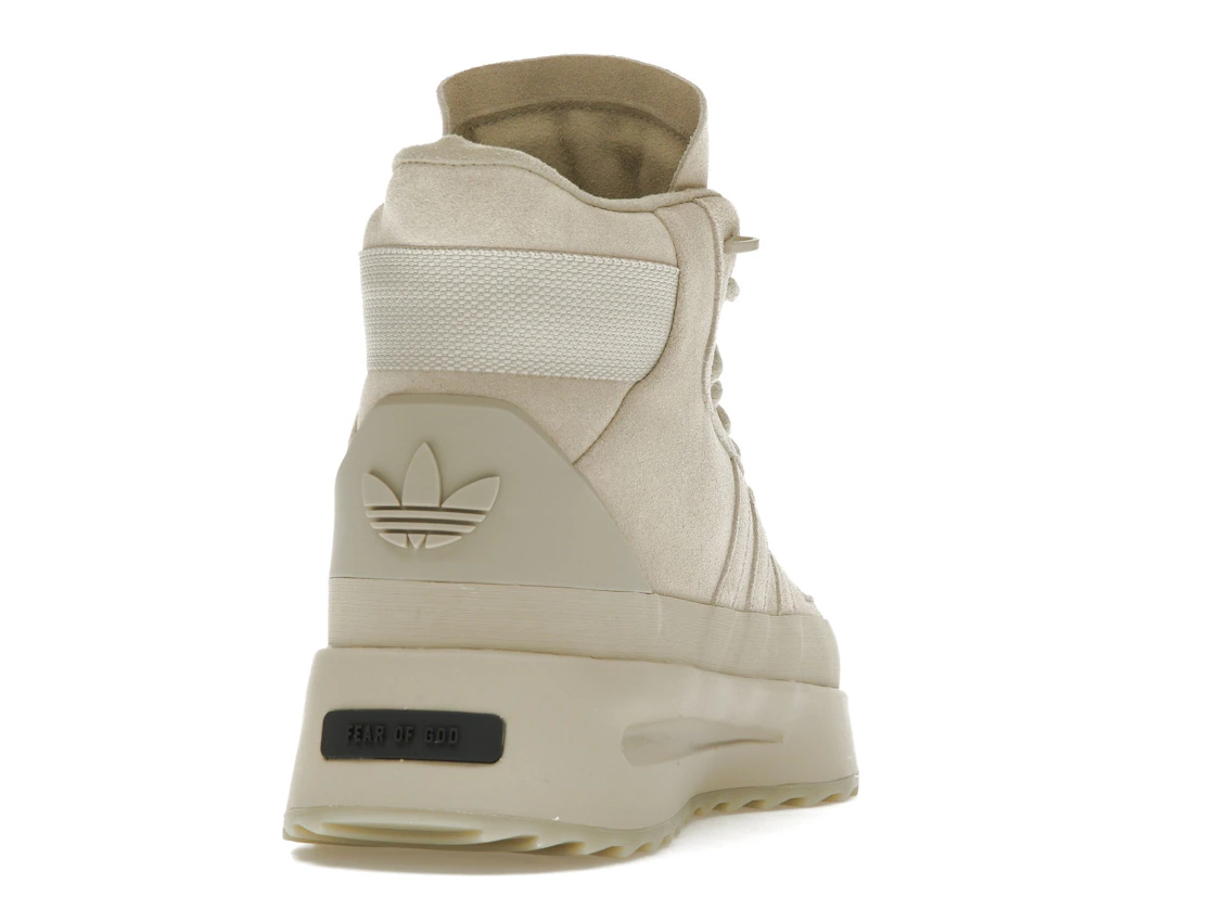 Vue 30 de adidas Fear of God Athletics Los Angeles Hikers Sesame