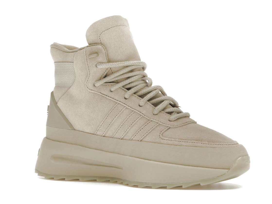 Vue 4 de adidas Fear of God Athletics Los Angeles Hikers Sesame