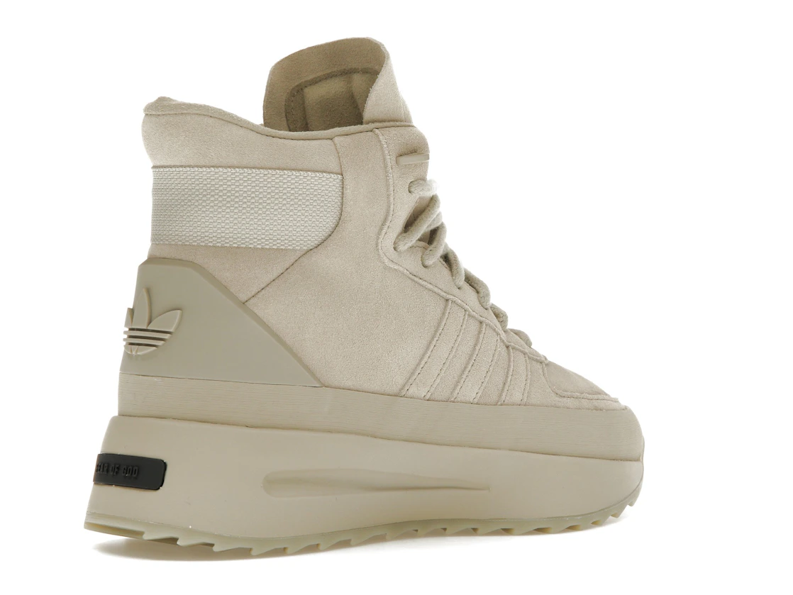 Vue 33 de adidas Fear of God Athletics Los Angeles Hikers Sesame