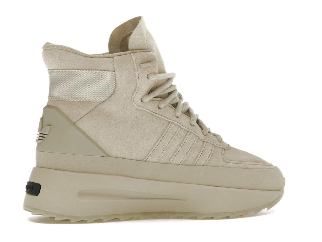 Vue 35 de adidas Fear of God Athletics Los Angeles Hikers Sesame