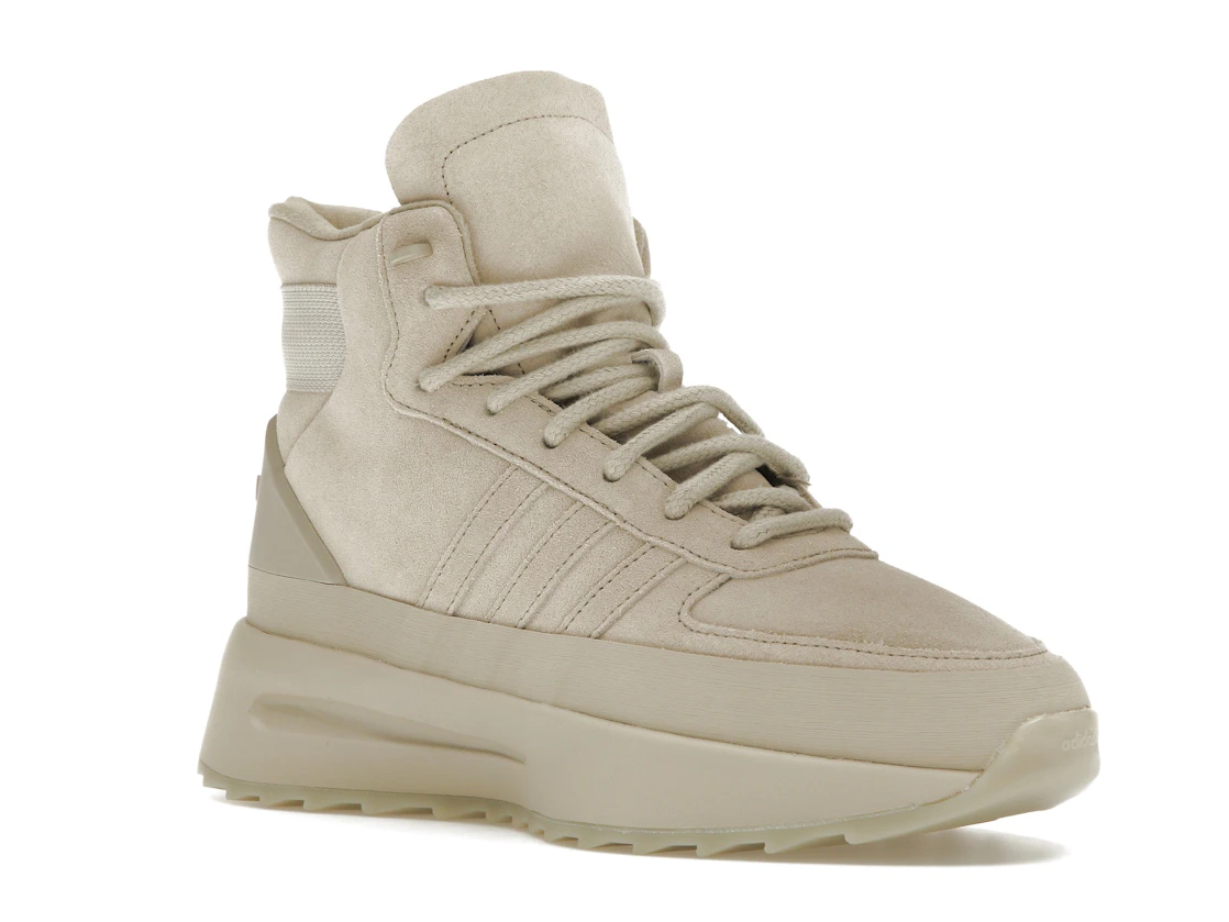Vue 5 de adidas Fear of God Athletics Los Angeles Hikers Sesame