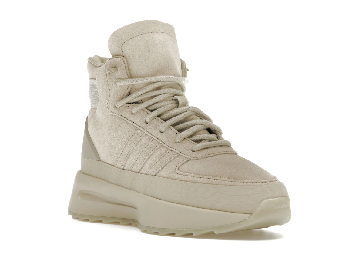 Vue 6 de adidas Fear of God Athletics Los Angeles Hikers Sesame