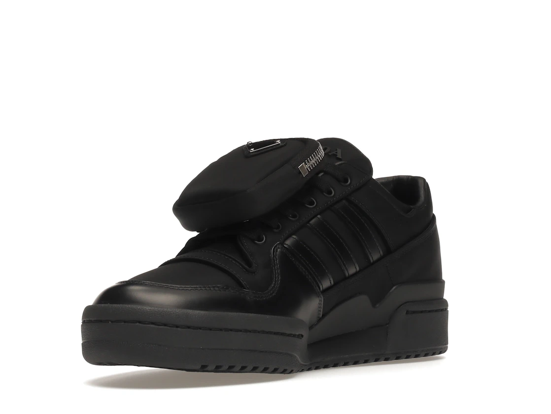 Vue 14 de adidas Forum Low Prada Black