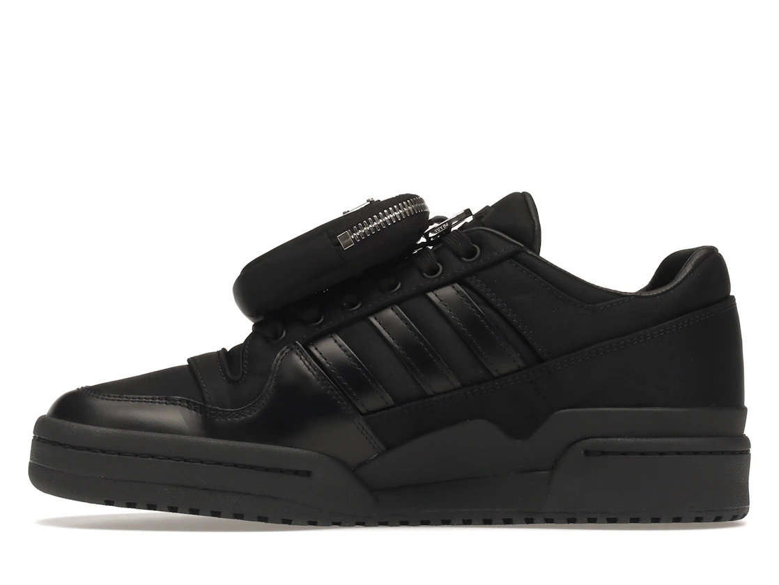 Vue 19 de adidas Forum Low Prada Black