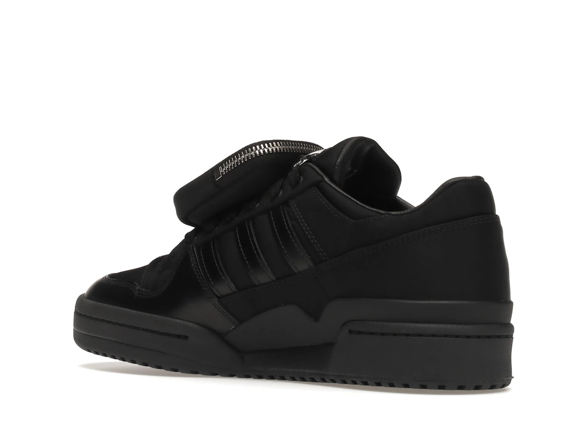 Vue 23 de adidas Forum Low Prada Black
