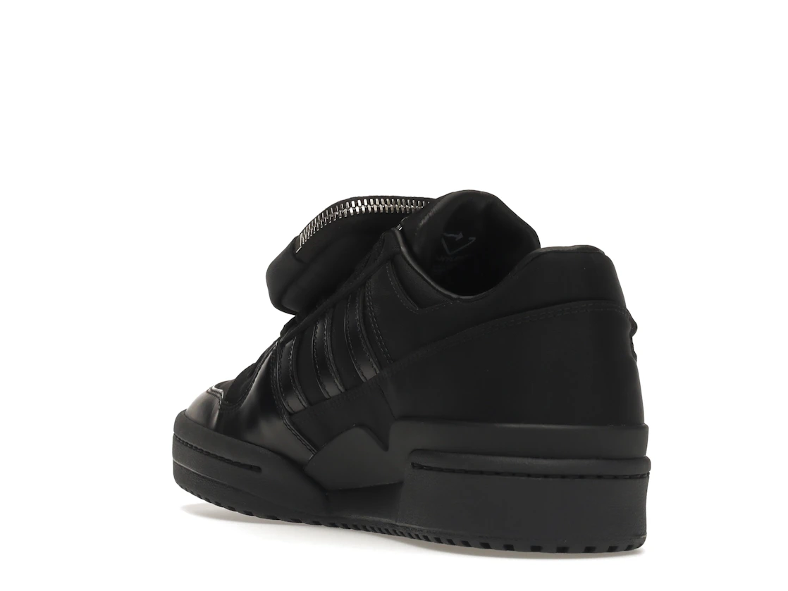 Vue 25 de adidas Forum Low Prada Black
