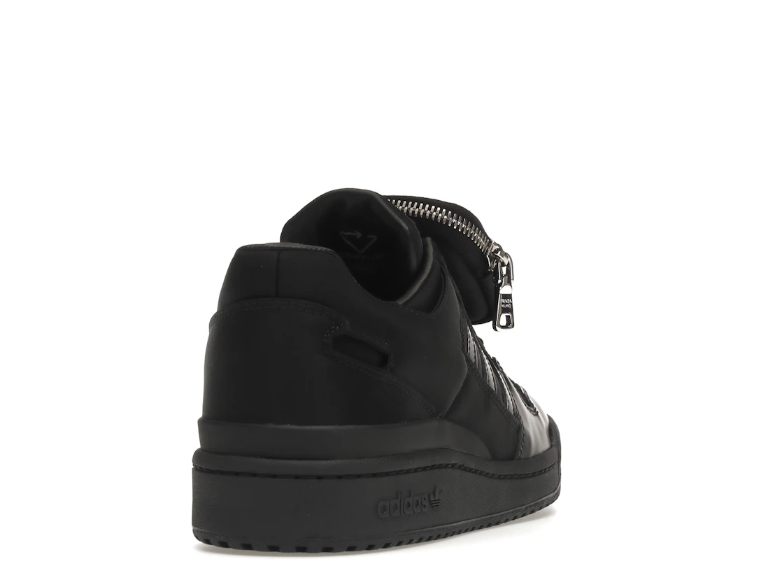 Vue 30 de adidas Forum Low Prada Black
