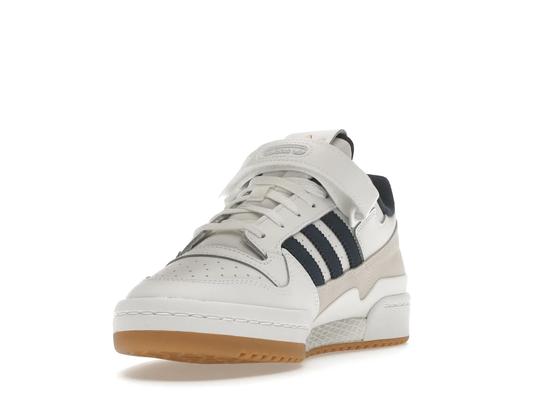 Vue 13 de adidas Forum Low White Navy Gum