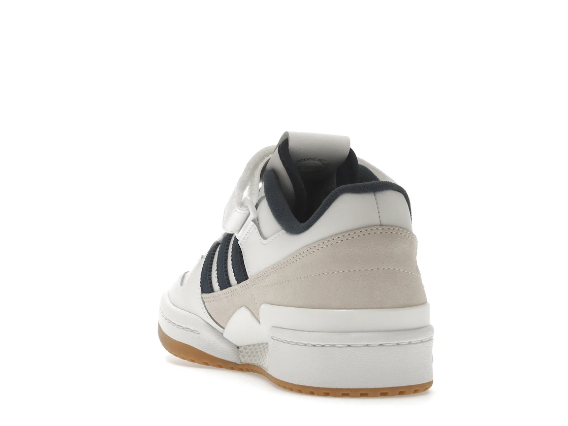 Vue 26 de adidas Forum Low White Navy Gum