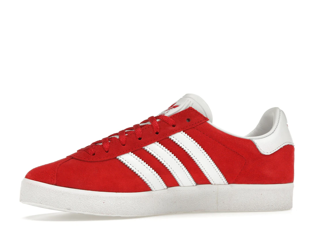 Vue 17 de adidas Gazelle 85 Better Scarlet