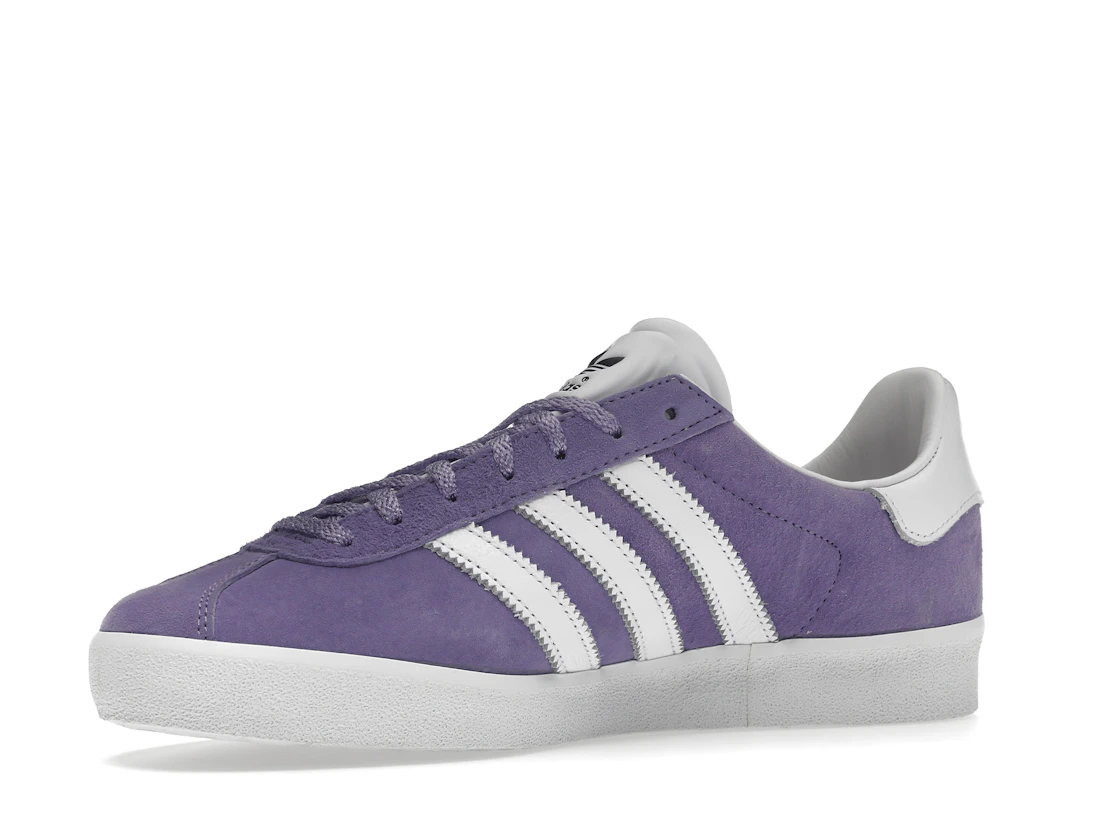 Vue 16 de adidas Gazelle 85 Magic Lilac