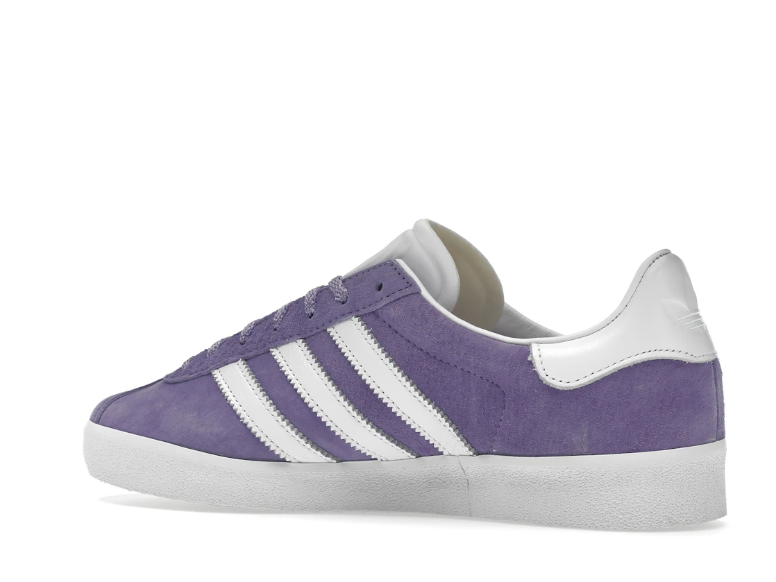 Vue 22 de adidas Gazelle 85 Magic Lilac