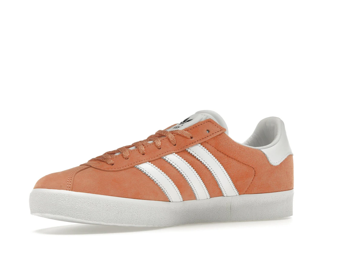 Vue 16 de adidas Gazelle 85 Orange Cloud White