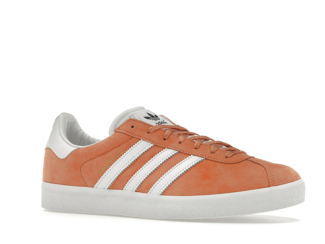 Vue 4 de adidas Gazelle 85 Orange Cloud White