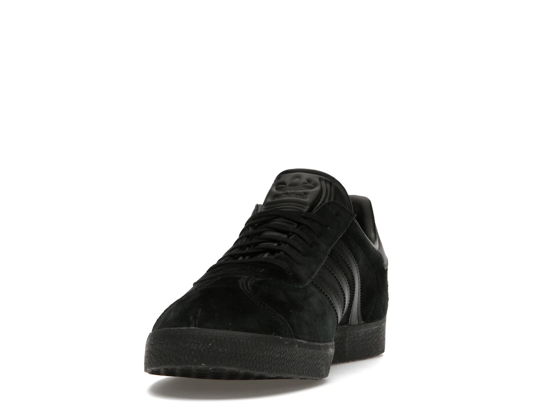 Vue 12 de adidas Gazelle Triple Black